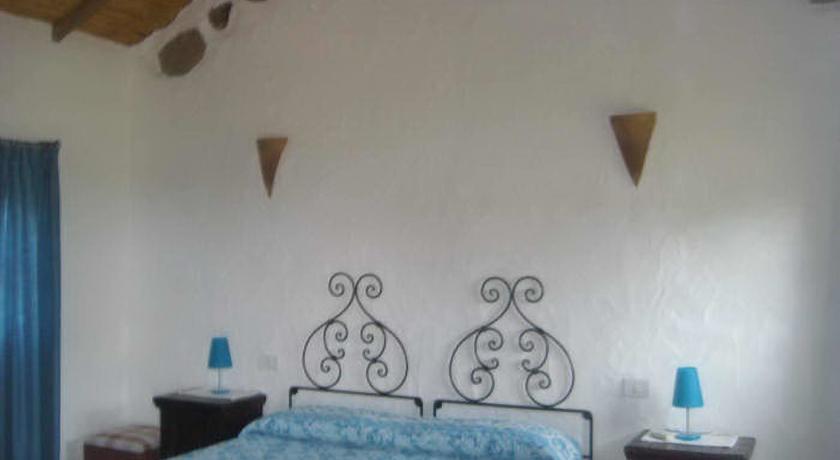 Agriturismo Spridda Bed and Breakfast Arzachena Rum bild